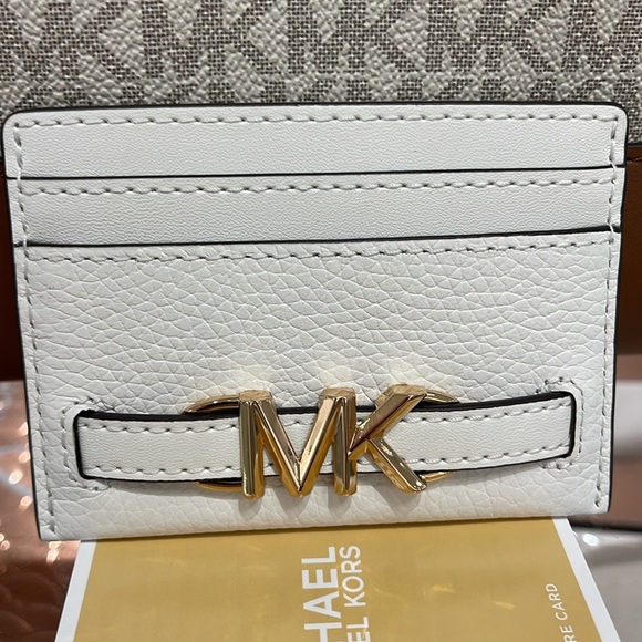 MICHAEL KORS Reed Large Pebbled Leather Card Holder Case
Optic White 
NWT - Picture 14 of 16